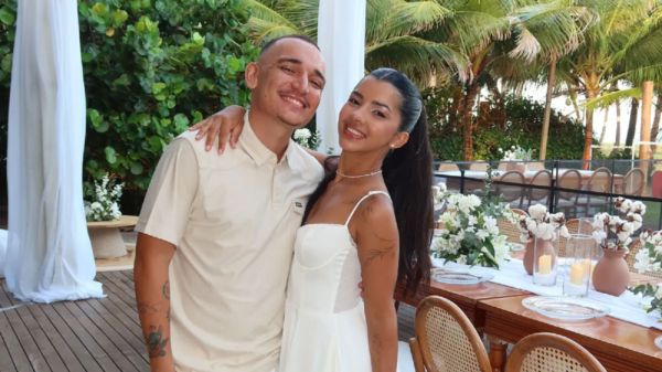 João Gomes e Ary Mirelle celebram dois anos de casamento com fotos em família; veja 1 João Gomes e Ary Mirelle celebram dois anos de casamento; veja fotos