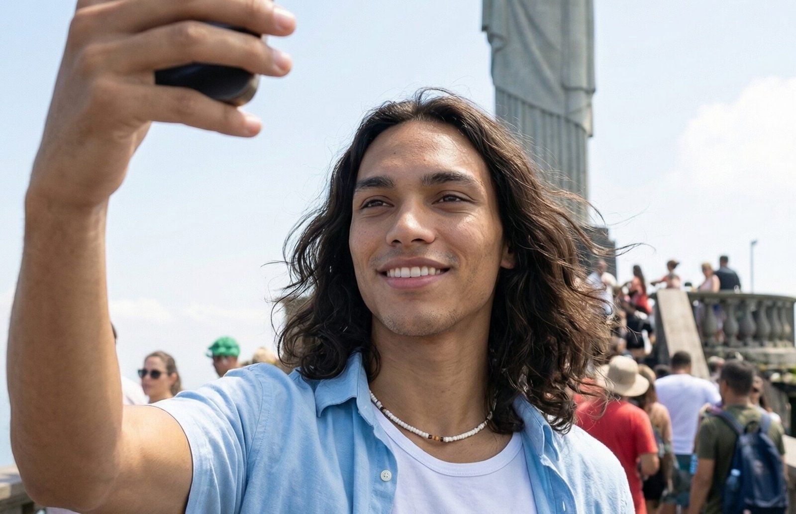 Auren Sun lança “Armadura de Destino”, canção inspirada em São Jorge e na coragem para enfrentar a vida
